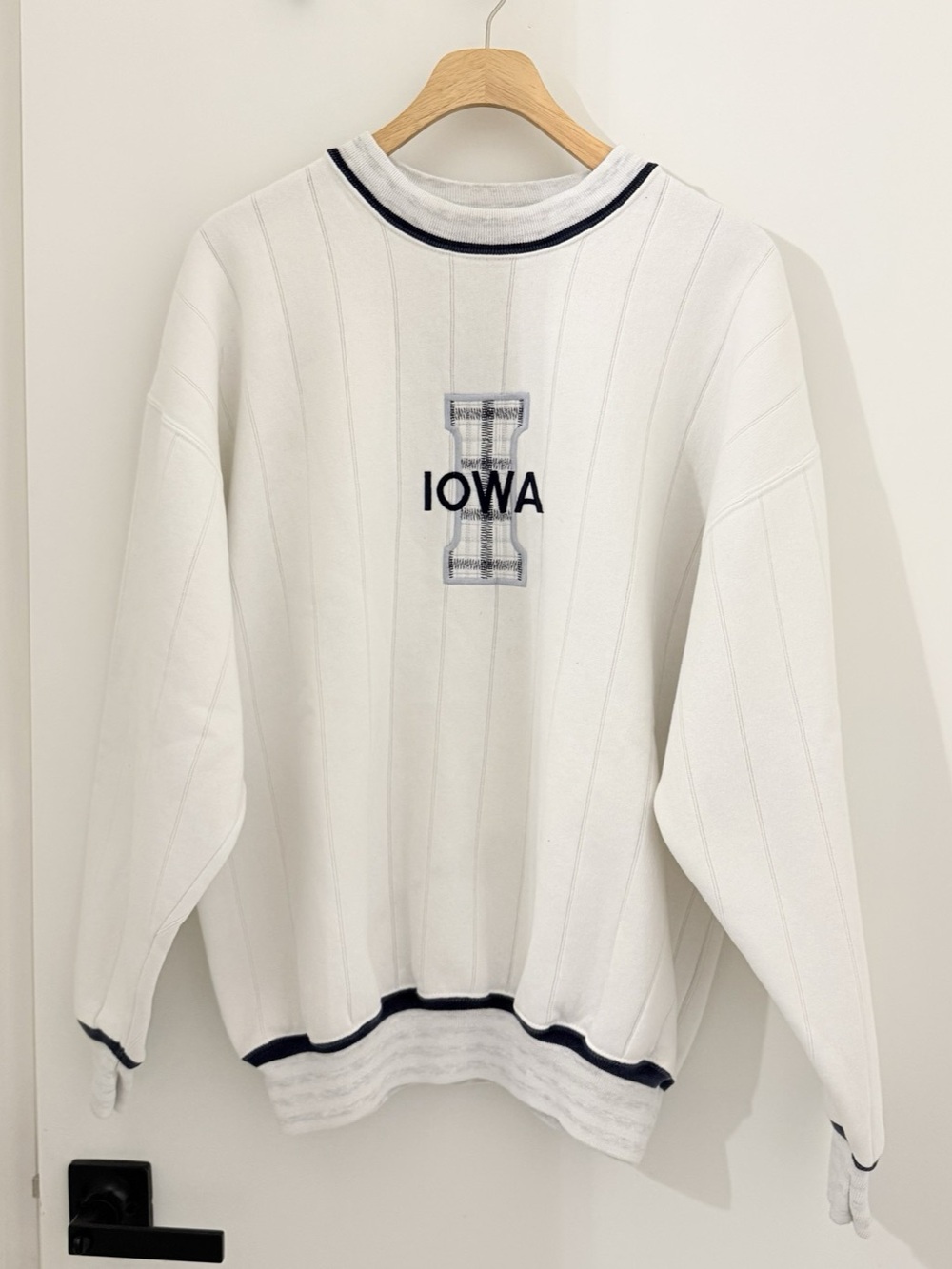 Vintage 90s Iowa Hawkeyes Large White Pinstripe Sweatshirt USA Made